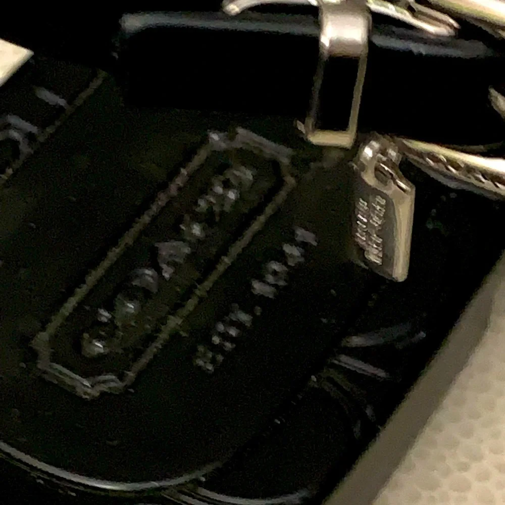 Coach Piccadilly T-strap Jelly Sandals 5 Black Beach Classic Casual Flats Buckle